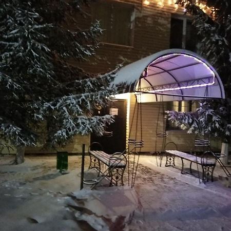 Hotel Gostynnyi Dvir Sharhorod Екстериор снимка