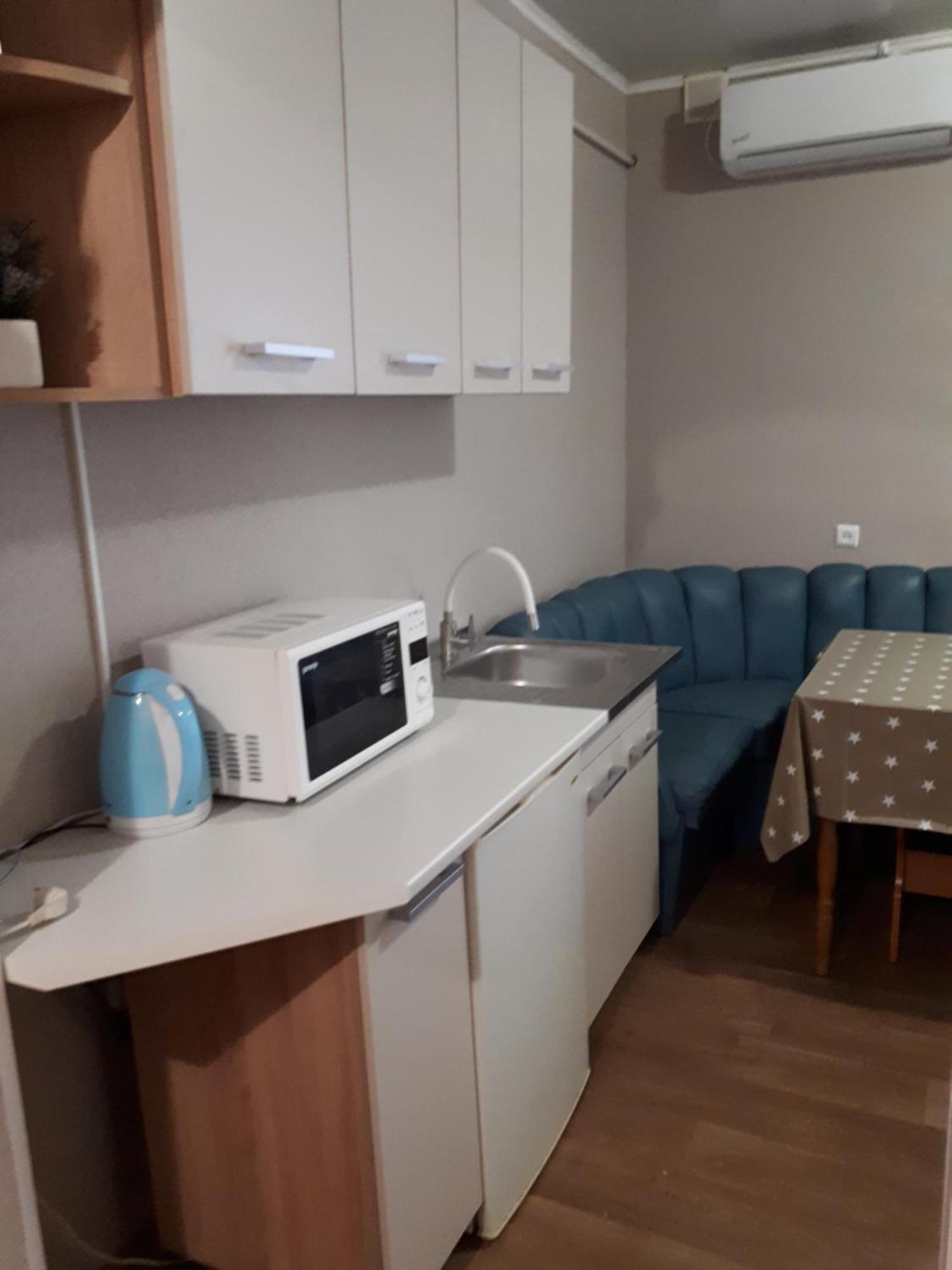 Hotel Gostynnyi Dvir Sharhorod Екстериор снимка
