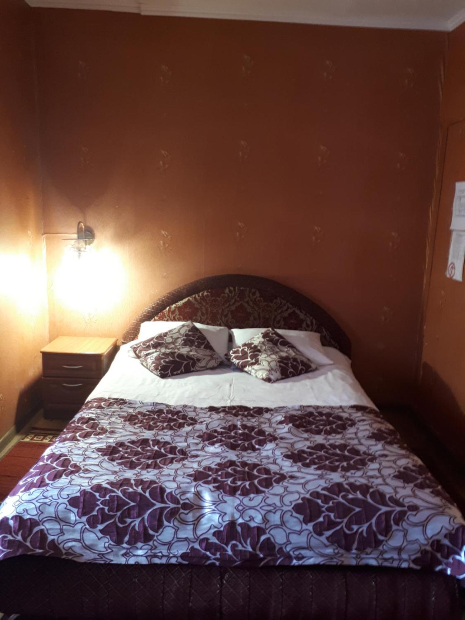 Hotel Gostynnyi Dvir Sharhorod Екстериор снимка
