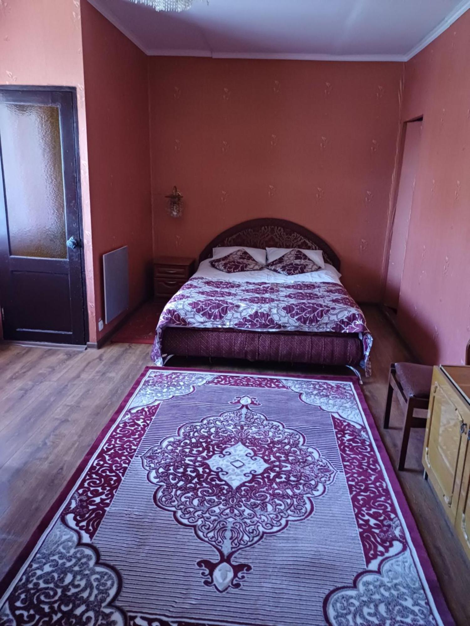 Hotel Gostynnyi Dvir Sharhorod Екстериор снимка