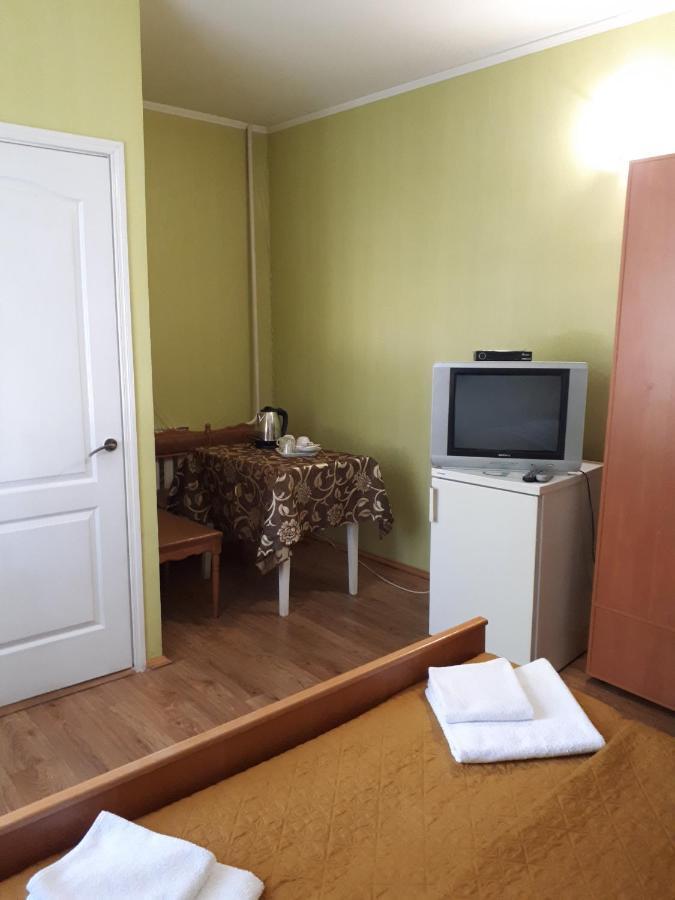 Hotel Gostynnyi Dvir Sharhorod Екстериор снимка